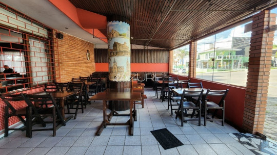 Casa com ponto comercial no Alto da Rua XV