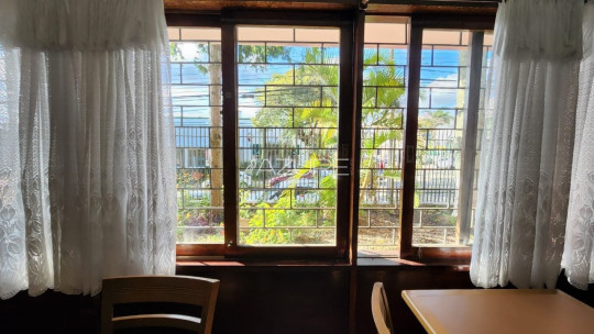 Casa com ponto comercial no Alto da Rua XV