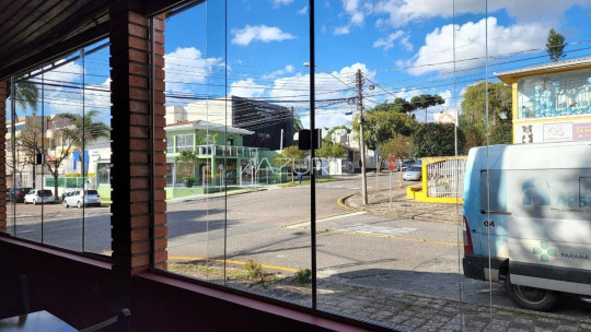 Casa com ponto comercial no Alto da Rua XV