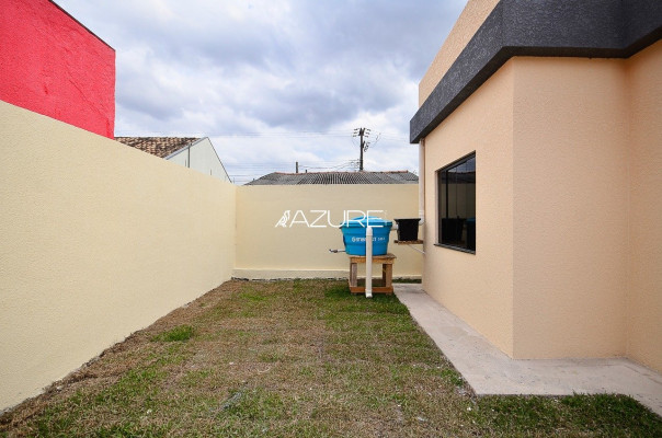 Casa com 3 quartos em São José dos Pinhais.