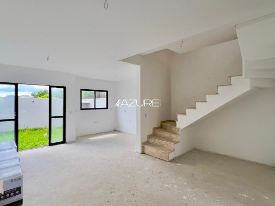 Triplex com 3 quartos e suíte no Cajuru