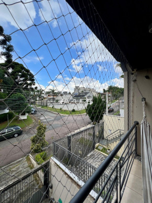 Triplex com 3 suítes a venda no Ahú