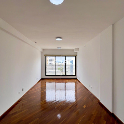 Excelente sala comercial no Água Verde/Portão