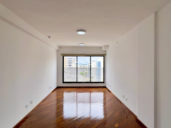 Excelente sala comercial no Água Verde/Portão