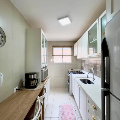Apartamento reformado, 3 quartos, no Água Verde