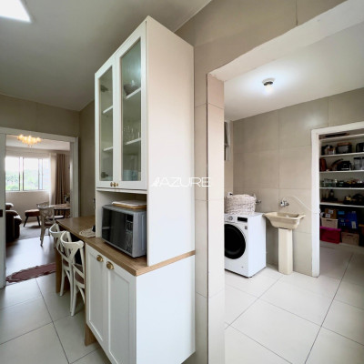 Apartamento reformado, 3 quartos, no Água Verde