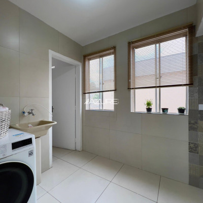 Apartamento reformado, 3 quartos, no Água Verde