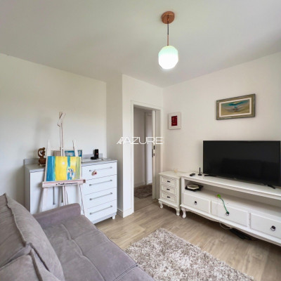 Apartamento reformado, 3 quartos, no Água Verde