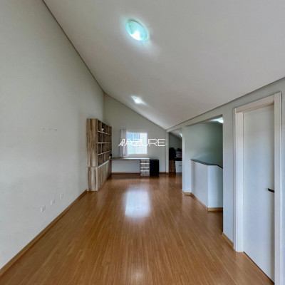 Sobrado, semi mobiliado, 3 quartos no Uberaba.