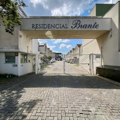 Sobrado, semi mobiliado, 3 quartos no Uberaba.