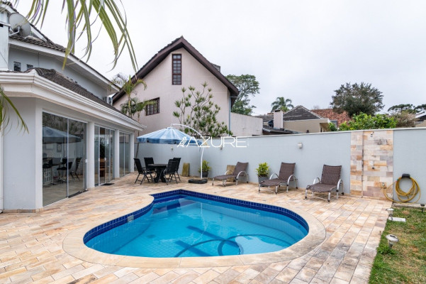 Casa Alto Padrão no Bairro Ahu - Curitiba/PR