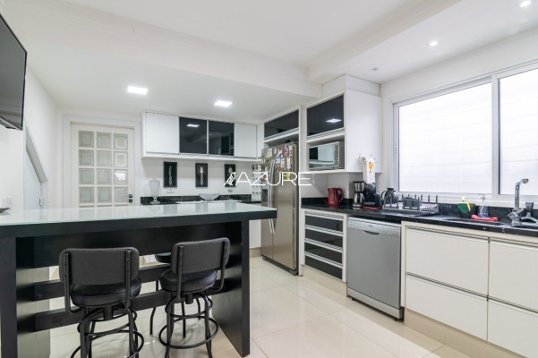 Casa Alto Padrão no Bairro Ahu - Curitiba/PR