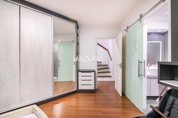 Casa Alto Padrão no Bairro Ahu - Curitiba/PR