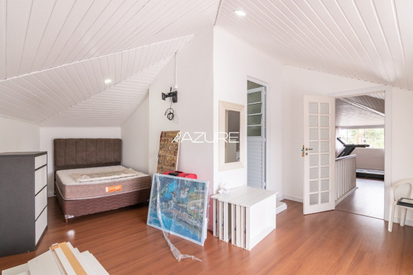 Casa Alto Padrão no Bairro Ahu - Curitiba/PR