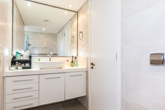 Apartamento revitalizado, 150m², no Batel