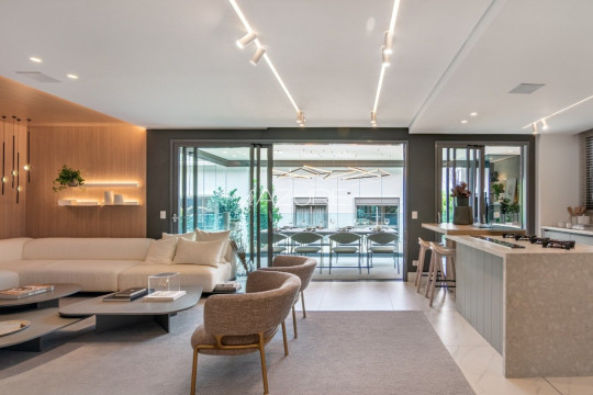 Apartamento com 3 suítes á venda no Água Verde