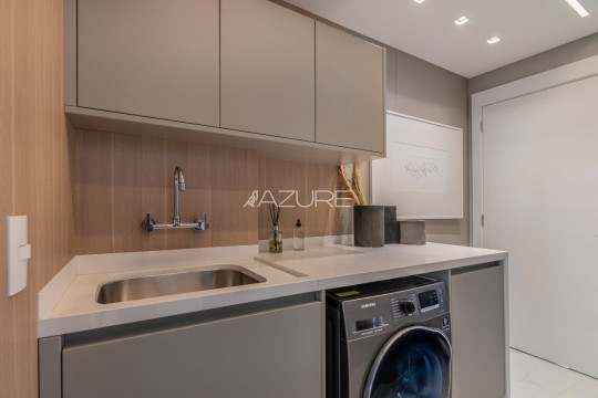 Apartamento com 3 suítes á venda no Água Verde