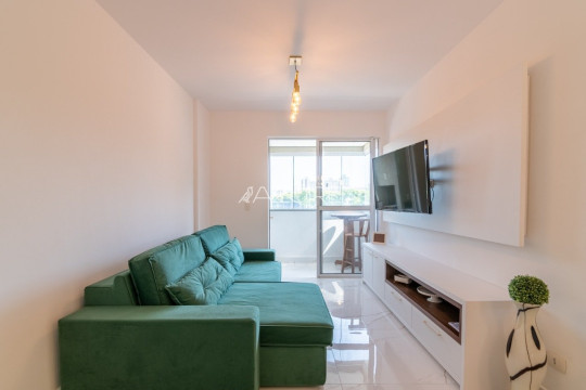 Apartamento Reformado - 3 Quartos no Rebouças.