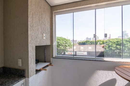 Apartamento Reformado - 3 Quartos no Rebouças.