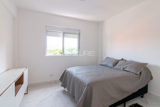 Apartamento Reformado - 3 Quartos no Rebouças.