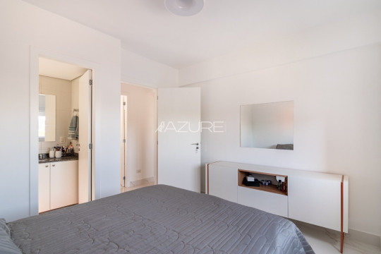 Apartamento Reformado - 3 Quartos no Rebouças.