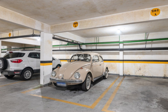 Apartamento Reformado - 3 Quartos no Rebouças.