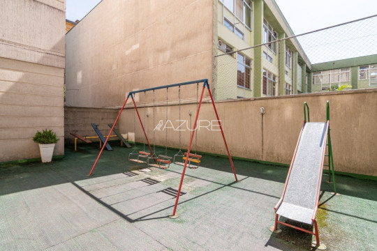 Apartamento Reformado - 3 Quartos no Rebouças.