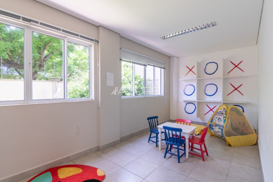Apartamento Reformado - 3 Quartos no Rebouças.