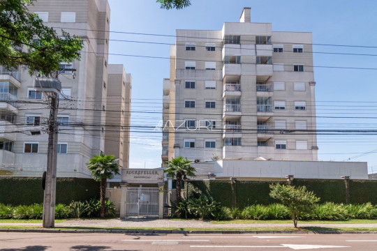 Apartamento Reformado - 3 Quartos no Rebouças.