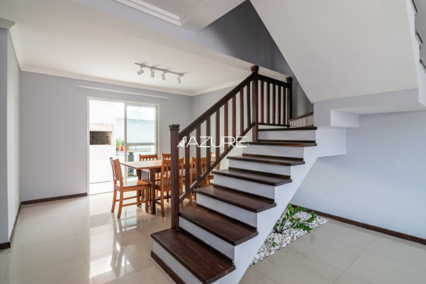 Amplo sobrado em Santa Felicidade