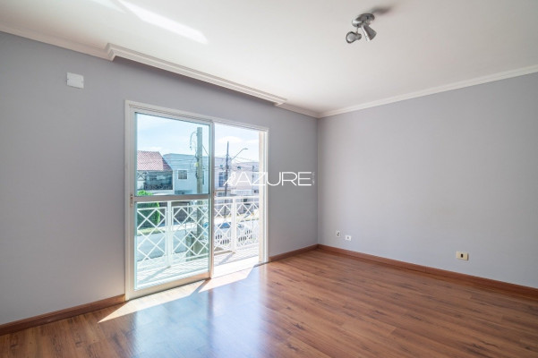 Amplo sobrado em Santa Felicidade