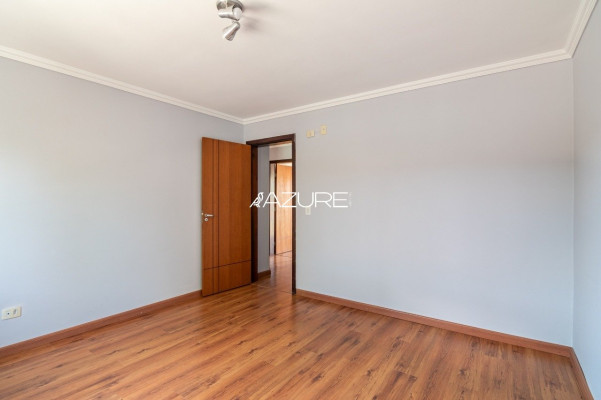 Amplo sobrado em Santa Felicidade