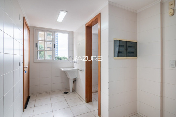 APTO NO KENSINGTON | CENTRO / BATEL | 145m² | 3Q