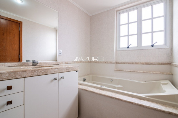 APTO NO KENSINGTON | CENTRO / BATEL | 145m² | 3Q